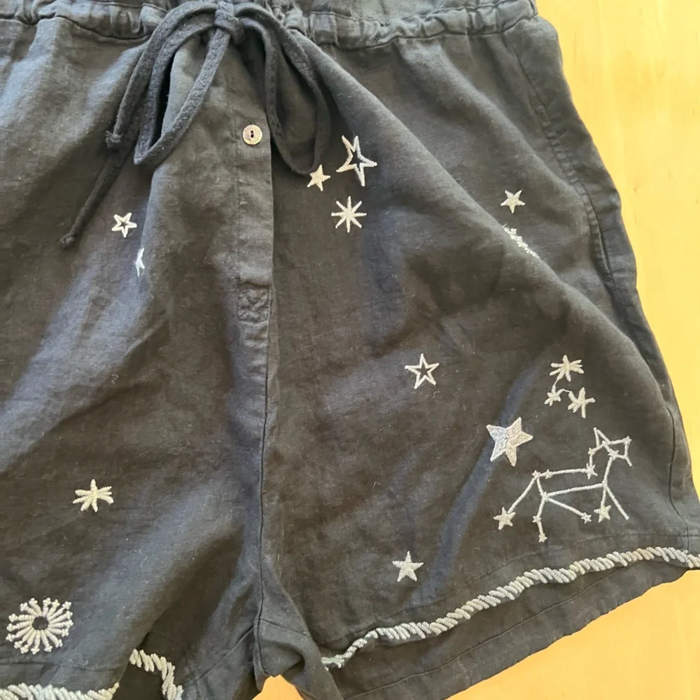 Johnny Was Embroidered Black Mia Sleeveless Linen Romper - Picture 5 of 11